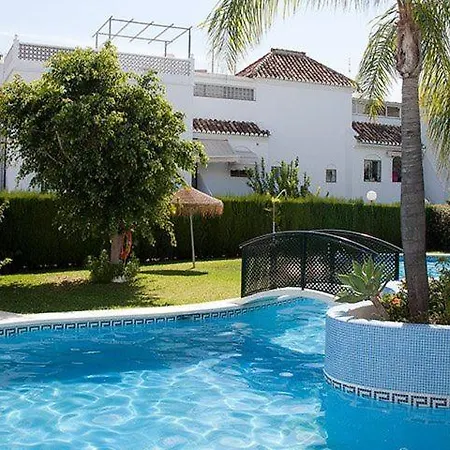 Lujoso Cocoteros Apartment *