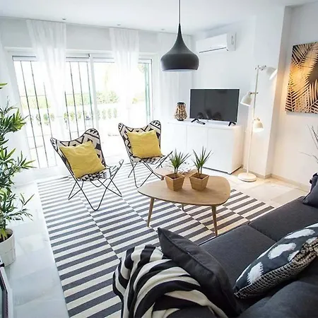 Lujoso Cocoteros Apartment *